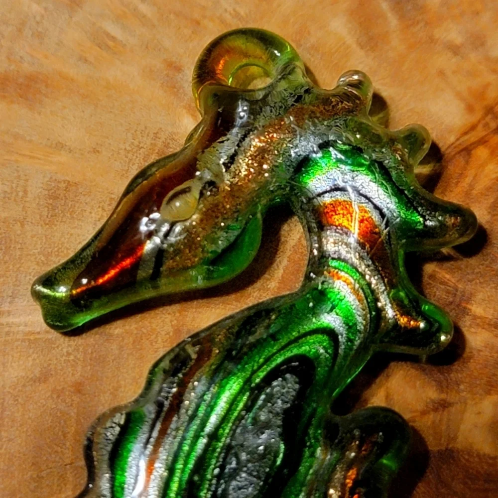 Beautiful NEW Rainbow Greenish Murano Style Sea Horse Pendant